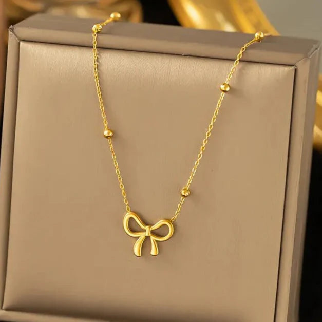 Charming Tie Bowknot Pendant Necklace