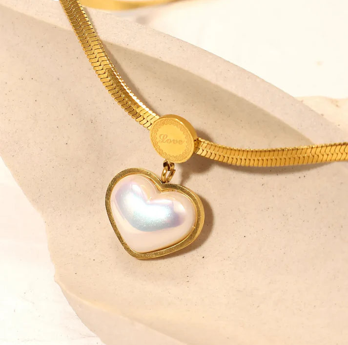Heart of Glow Necklace